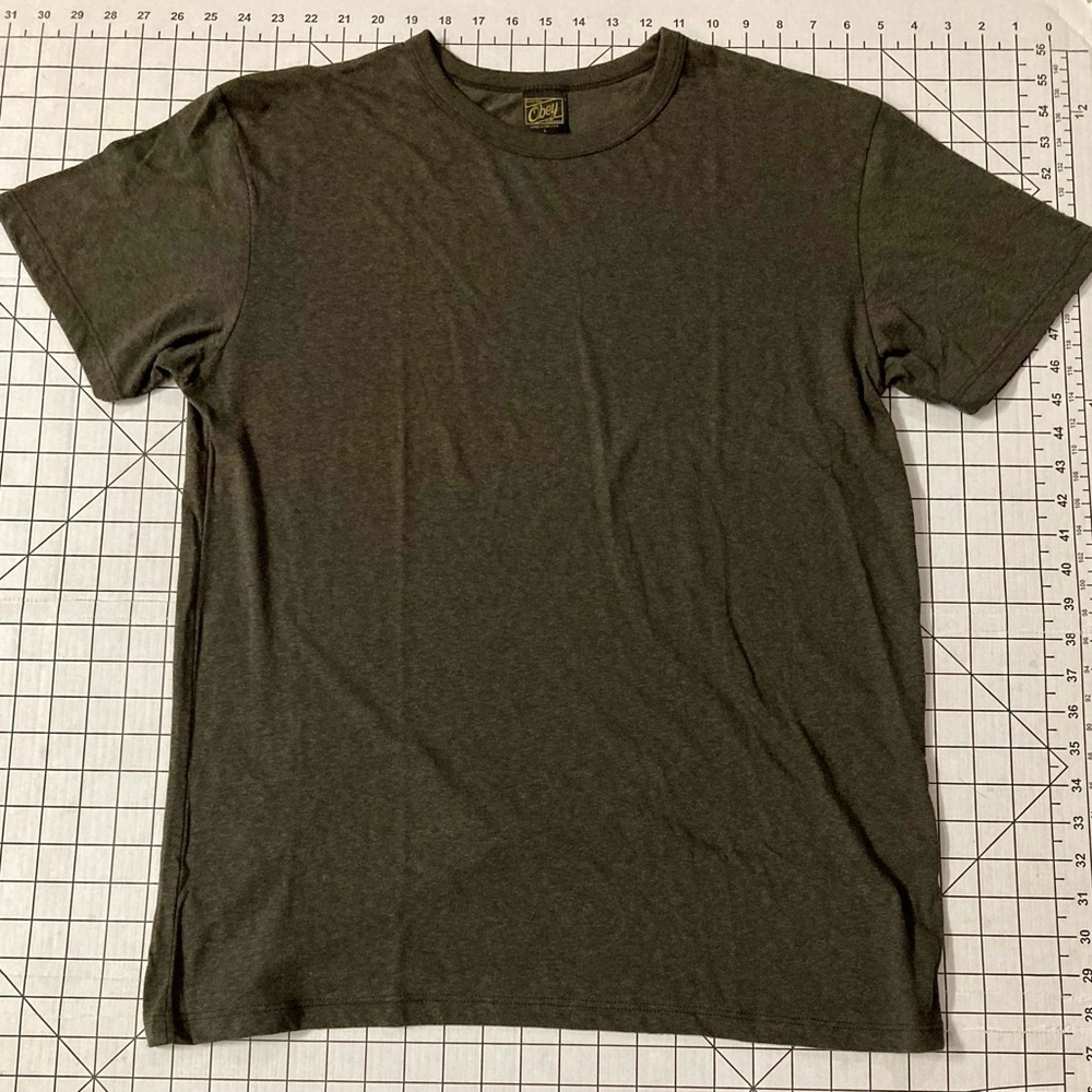 NWOT Obey Men’s Large Brown T-Shirt